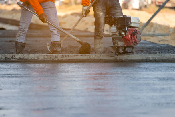 Best Commercial Concrete Contractor  in Lyman, MS